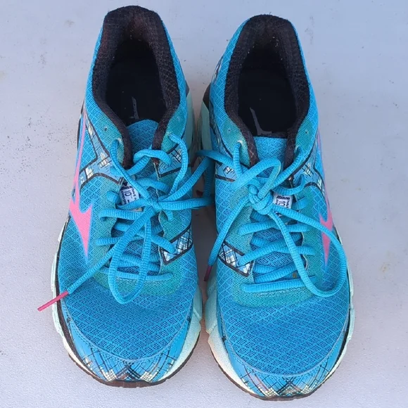 Mizuno Blue and Pink‎ Athletic Shoes Lightweight Performance - Picture 2 of 5